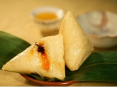 史上最奇特“莞式”吃粽子法 史上最奇特“莞式”吃粽子法