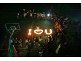 城院又有浪漫求婚啦!“I♡U”烛光造型感动全校!羡慕吧! 城院又有浪漫求婚啦!“I♡U”烛光造型感动全校!羡慕吧!