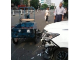 东莞南城车祸!日本车VS三轮车,没想到竟是日本车完败! 东莞南城车祸!日本车VS三轮车,没想到竟是日本车完败!