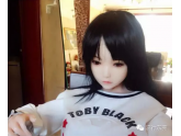 男子与充气娃娃私密生活曝光!活了20多年,发现待遇竟然还没充气娃娃好… 男子与充气娃娃私密生活曝光!活了20多年,发现待遇竟然还没充气娃娃好…