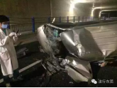 【胆小慎点】昨晚8点左右东莞火车站附近发生惨烈车祸,1人当场死亡! 【胆小慎点】昨晚8点左右东莞火车站附近发生惨烈车祸,1人当场死亡!