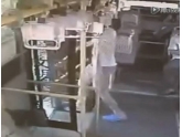 东莞版死神来了!虎门一公交车门未关,男学生离奇跳车当场遭碾压身亡! 东莞版死神来了!虎门一公交车门未关,男学生离奇跳车当场遭碾压身亡!