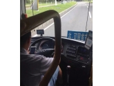 实拍!东莞公交司机又玩手机,各位街坊简直用生命在坐公交…… 实拍!东莞公交司机又玩手机,各位街坊简直用生命在坐公交……