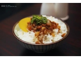 在这个吃快餐都要20元的年代,这碗鲁肉饭竟然只卖6元! 在这个吃快餐都要20元的年代,这碗鲁肉饭竟然只卖6元!
